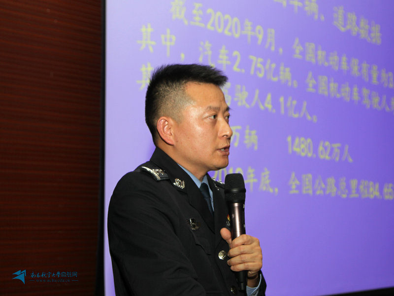 d40b8a6882fb4e5cb2ee5ff1bd70240f.jpg