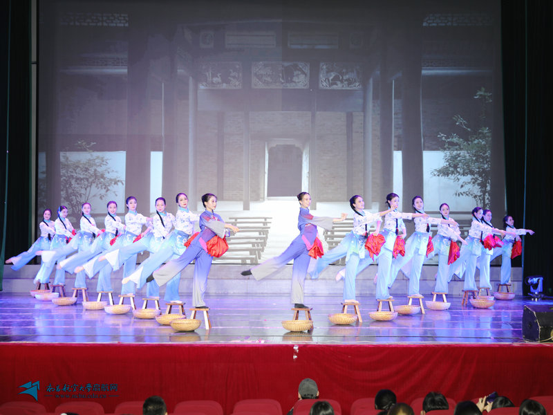 67eb7c13973d48e4b8c36d99a82b628c.JPG