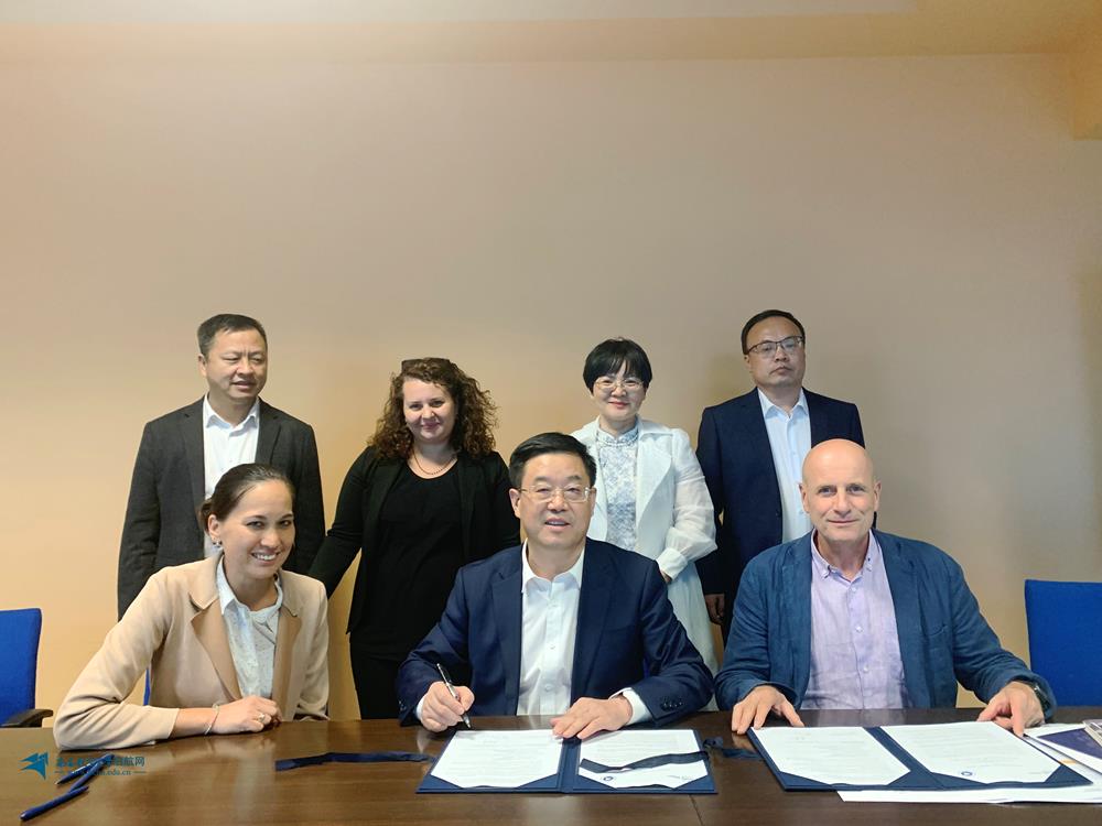 李书记访问都灵理工大学-2_副本(1).jpg